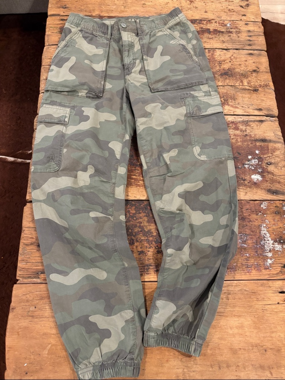 American Eagle Outfitters Green Camo  Baggy Joggers